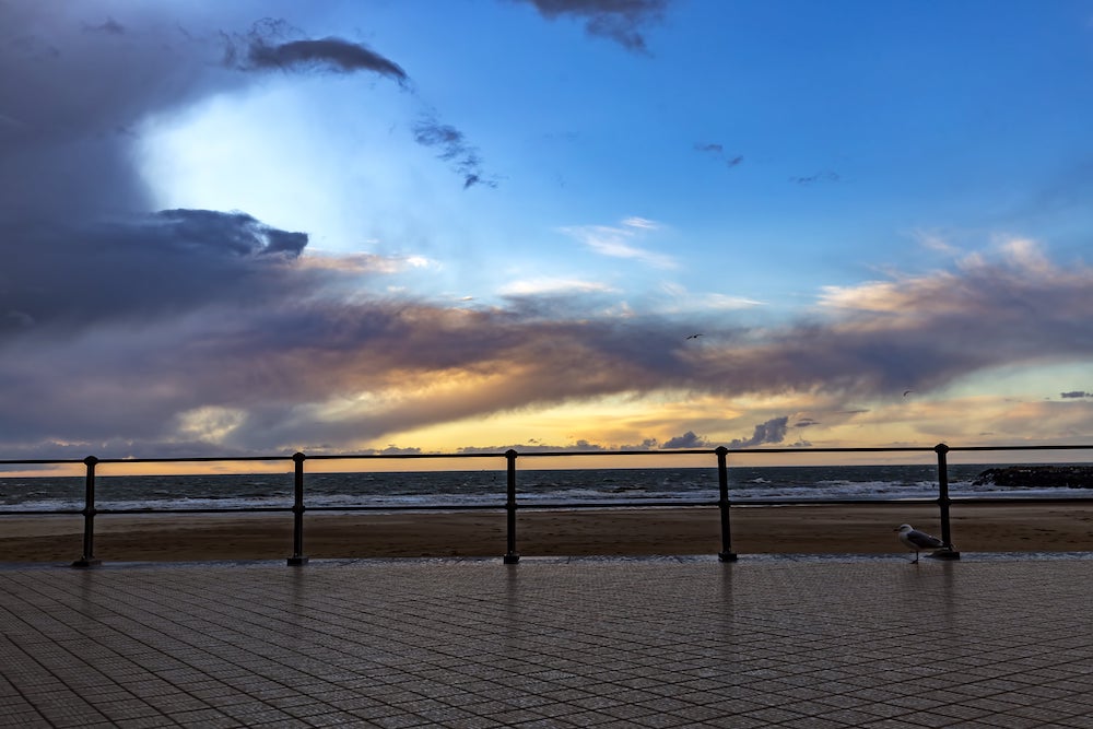 north-sea-beach-in-ostend-belgium-H8QWR5B-min
