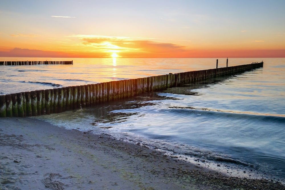 sunset-at-the-baltic-sea-PJCKWQS-min